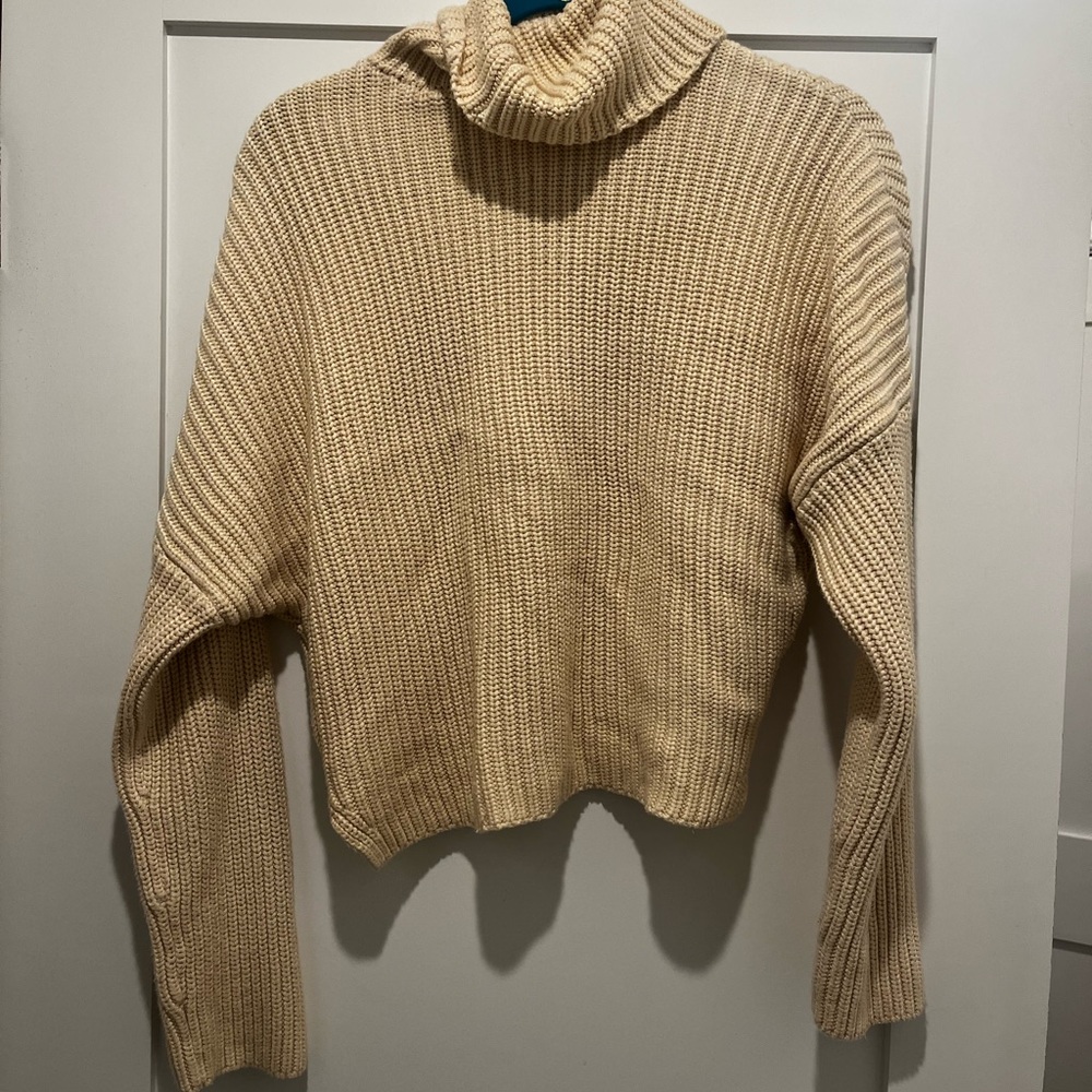Abercrombie & Fitch Chunky Knit Turtleneck Sweater Cream Sweater Size S